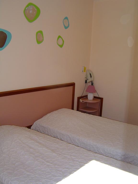 ホテル Le Magiot Montliot-et-Courcelles 部屋 写真